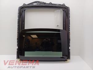 Gebruikte Panoramadak BMW 5 serie (F10) 550i V8 32V TwinPower Turbo Prijs € 249,99 Margeregeling aangeboden door Venema Autoparts