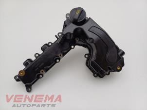 Gebruikte Kleppendeksel Peugeot 208 I (CA/CC/CK/CL) 1.2 12V e-THP PureTech 110 Prijs € 29,99 Margeregeling aangeboden door Venema Autoparts