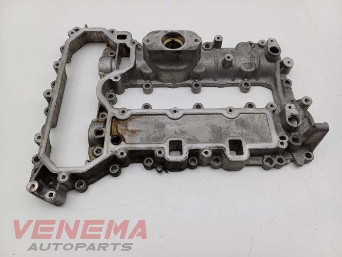 Gebruikte Cilinderkop Peugeot 208 I (CA/CC/CK/CL) 1.2 12V e-THP PureTech 110 Prijs € 241,99 Inclusief btw aangeboden door Venema Autoparts