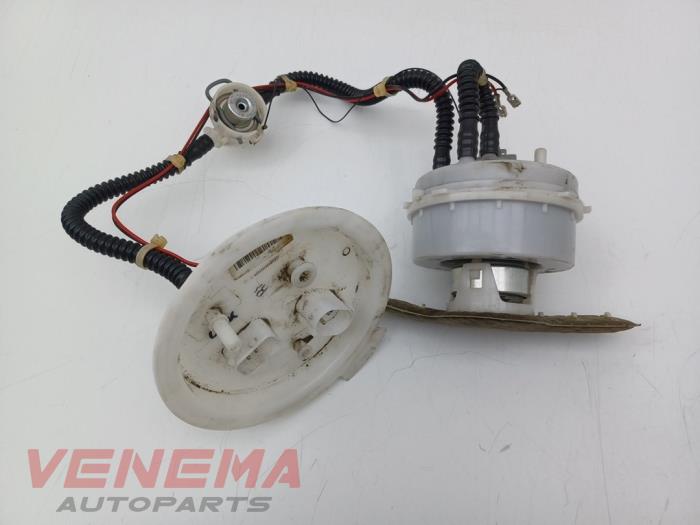 Gebruikte Tank element Pomp BMW 5 serie (F10) 550i V8 32V TwinPower Turbo Prijs € 149,99 Margeregeling aangeboden door Venema Autoparts