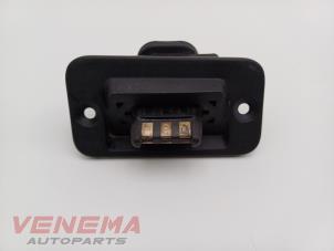 Gebruikte Deurcontact schakelaar Volkswagen Caddy III (2KA,2KH,2CA,2CH) 1.9 TDI Prijs € 19,99 Margeregeling aangeboden door Venema Autoparts