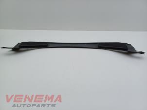 Gebruikte Paravan Ford Focus 3 Wagon 1.0 Ti-VCT EcoBoost 12V 125 Prijs € 39,99 Margeregeling aangeboden door Venema Autoparts