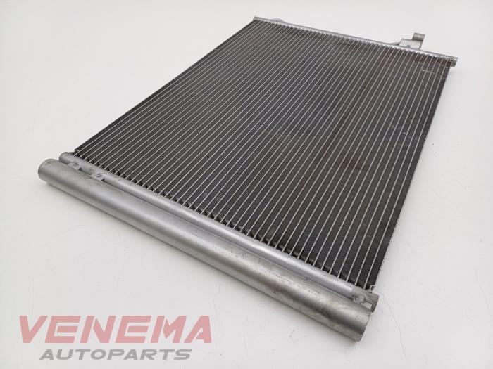 Airco Condensor van een BMW 5 serie (F10) 550i V8 32V TwinPower Turbo 2010