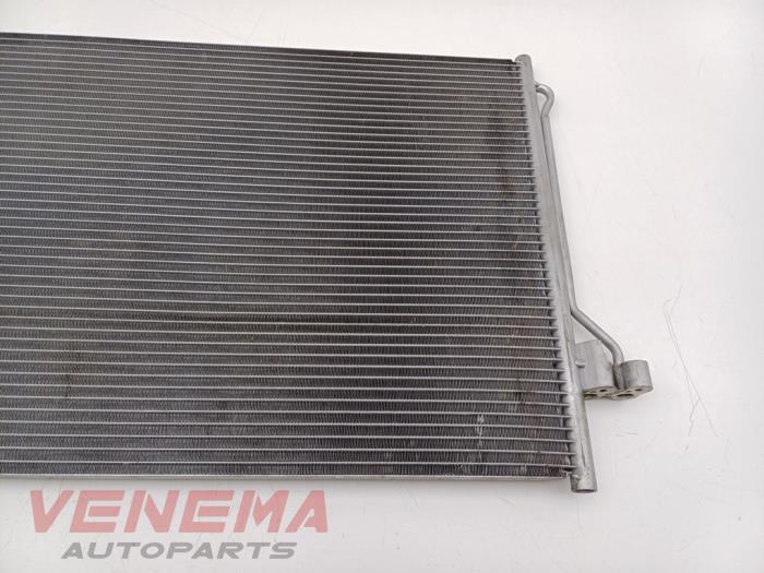 Airco Condensor van een BMW 5 serie (F10) 550i V8 32V TwinPower Turbo 2010