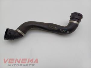 Gebruikte Radiateurslang Mercedes C Estate (S205) C-250 CDI BlueTEC, C-250 d 2.2 16V Prijs € 19,99 Margeregeling aangeboden door Venema Autoparts