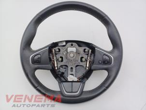 Gebruikte Stuurwiel Renault Captur (2R) 1.2 TCE 16V EDC Prijs € 59,99 Margeregeling aangeboden door Venema Autoparts
