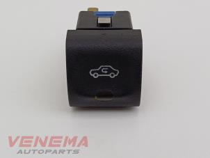 Gebruikte Schakelaar Opel Vectra B (36) 1.8 16V Ecotec Prijs € 9,99 Margeregeling aangeboden door Venema Autoparts