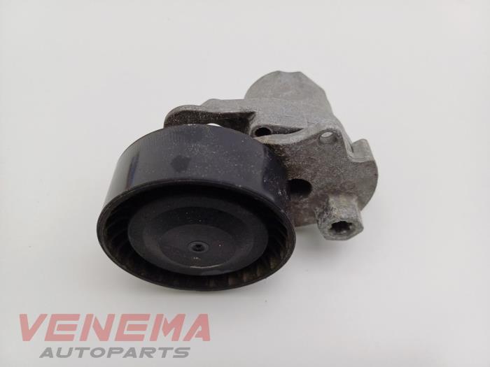Gebruikte Spanrol Multiriem Volkswagen Polo VI (AW1) 1.0 TSI 12V Prijs € 9,99 Margeregeling aangeboden door Venema Autoparts