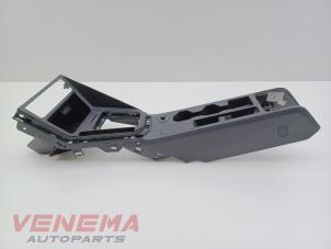 Gebruikte Middenconsoles Volkswagen Polo VI (AW1) 1.0 TSI 12V Prijs € 59,99 Margeregeling aangeboden door Venema Autoparts