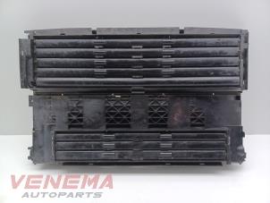 Gebruikte Luchtgeleider Peugeot 3008 II (M4/MC/MJ/MR) 1.2 12V e-THP PureTech 130 Prijs € 224,99 Margeregeling aangeboden door Venema Autoparts