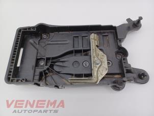 Gebruikte Accubak Volkswagen Polo VI (AW1) 1.0 TSI 12V Prijs € 9,99 Margeregeling aangeboden door Venema Autoparts