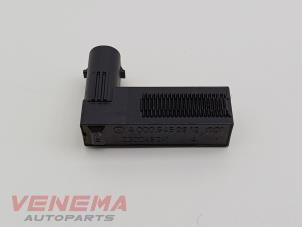 Gebruikte Remlicht Schakelaar Mercedes A (177.0) 1.3 A-200 Turbo 16V Prijs € 9,99 Margeregeling aangeboden door Venema Autoparts