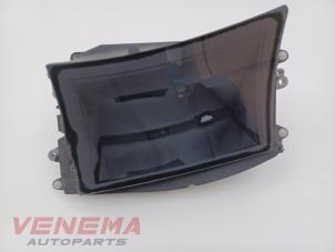 Gebruikte Head-up display Mercedes A (177.0) 1.3 A-200 Turbo 16V Prijs € 249,99 Margeregeling aangeboden door Venema Autoparts