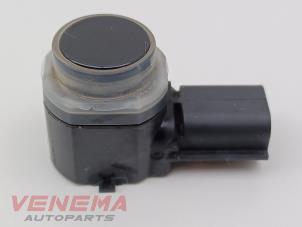 Gebruikte Sensor PDC Ford Focus 3 Wagon 1.0 Ti-VCT EcoBoost 12V 125 Prijs € 14,99 Margeregeling aangeboden door Venema Autoparts