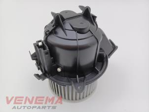 Gebruikte Chaufage Ventilatiemotor Peugeot 208 II (UB/UH/UP) 1.2 Vti 12V PureTech 130 Prijs € 74,99 Margeregeling aangeboden door Venema Autoparts