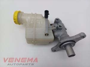 Gebruikte Hoofdremcilinder Fiat 500 Abarth Prijs € 54,99 Margeregeling aangeboden door Venema Autoparts