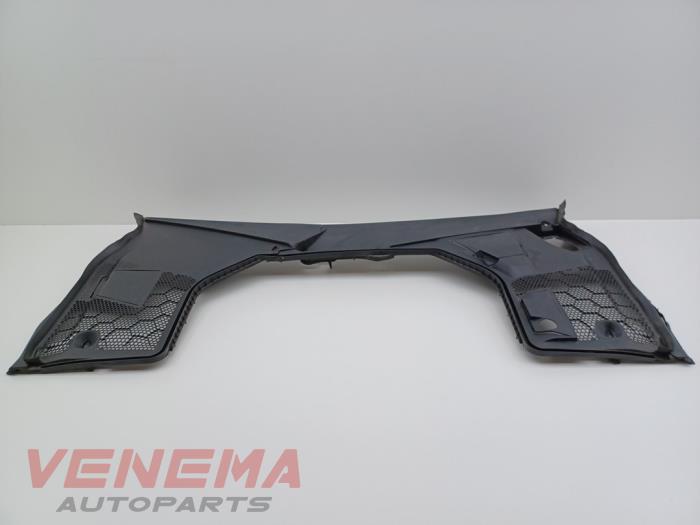 Gebruikte Paravan Mercedes C-Klasse AMG (W205) C-63 S,Edition 1 AMG 4.0 V8 Biturbo Prijs € 69,99 Margeregeling aangeboden door Venema Autoparts