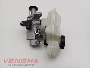 Gebruikte Hoofdremcilinder Volkswagen Golf Sportsvan (AUVS) 1.2 TSI 16V Prijs € 34,99 Margeregeling aangeboden door Venema Autoparts