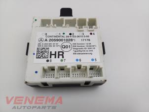 Gebruikte Deur module Mercedes C-Klasse AMG (W205) C-63 S,Edition 1 AMG 4.0 V8 Biturbo Prijs € 24,99 Margeregeling aangeboden door Venema Autoparts