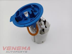 Gebruikte Tank element Pomp Volkswagen Golf Sportsvan (AUVS) 1.2 TSI 16V Prijs € 19,99 Margeregeling aangeboden door Venema Autoparts