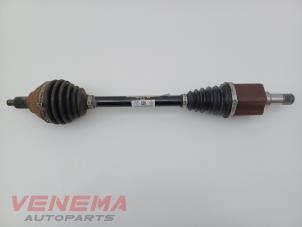Gebruikte Aandrijfas links-voor Seat Arona (KJX) 1.0 TSI 12V Prijs € 199,99 Margeregeling aangeboden door Venema Autoparts