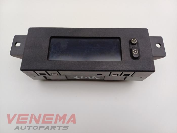 Gebruikte Display Interieur Opel Agila (A) 1.0 12V Prijs € 9,99 Margeregeling aangeboden door Venema Autoparts