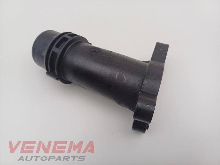 Gebruikte Waterslang aansluiting BMW 1 serie (F20) 120d TwinPower Turbo 2.0 16V Prijs € 9,99 Margeregeling aangeboden door Venema Autoparts