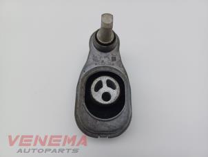 Gebruikte Versnellingsbak Steun Mercedes A (177.0) 2.0 A-220 Turbo 16V Prijs € 24,99 Margeregeling aangeboden door Venema Autoparts