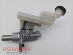 Gebruikte Hoofdremcilinder Mercedes A (177.0) 2.0 A-220 Turbo 16V Prijs € 34,99 Margeregeling aangeboden door Venema Autoparts