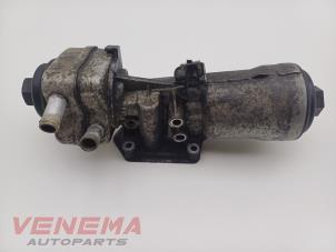 Gebruikte Oliefilterhuis Volkswagen Caddy III (2KA,2KH,2CA,2CH) 1.9 TDI Prijs € 24,99 Margeregeling aangeboden door Venema Autoparts