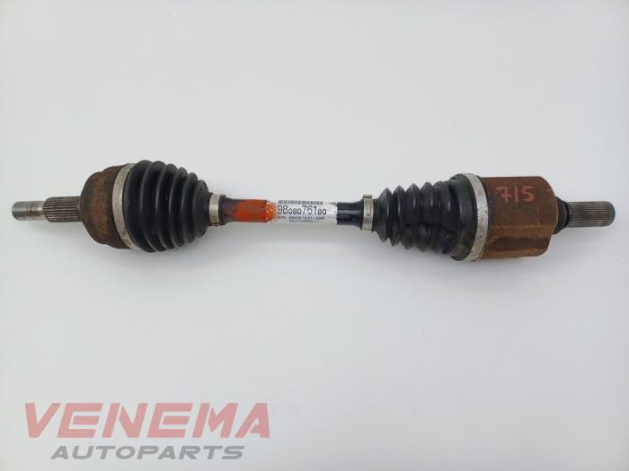 Gebruikte Aandrijfas links-voor Citroen C5 Aircross I (A4/AC/AJ/AR) 2.0 Blue HDI 180 Prijs € 149,99 Margeregeling aangeboden door Venema Autoparts