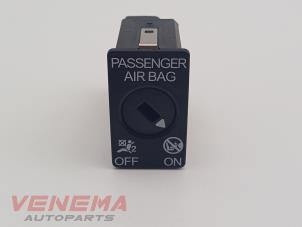 Gebruikte Airbag schakelaar Volkswagen Tiguan (AD1) 1.5 TSI 16V Evo BlueMotion Technology Prijs € 9,99 Margeregeling aangeboden door Venema Autoparts