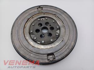 Gebruikte Vliegwiel Mercedes A (177.0) 1.3 A-160 Turbo 16V Prijs € 164,99 Margeregeling aangeboden door Venema Autoparts