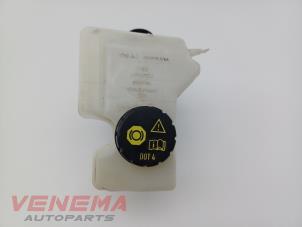 Gebruikte Hoofdremcilinder Skoda Kamiq 1.5 TSI 16V Prijs € 14,99 Margeregeling aangeboden door Venema Autoparts