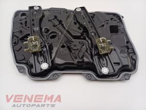 Gebruikte Raammechaniek 4Deurs rechts-voor Mercedes C Estate (S206) C-300 e 2.0 Turbo Prijs € 74,99 Margeregeling aangeboden door Venema Autoparts