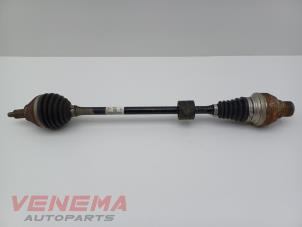 Gebruikte Aandrijfas rechts-voor Skoda Kamiq 1.5 TSI 16V Prijs € 499,99 Margeregeling aangeboden door Venema Autoparts