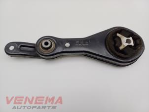 Gebruikte Versnellingsbak Steun Skoda Kamiq 1.5 TSI 16V Prijs € 19,99 Margeregeling aangeboden door Venema Autoparts