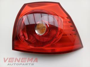 Gebruikte Achterlicht rechts Volkswagen Golf V (1K1) 1.4 16V Prijs € 14,99 Margeregeling aangeboden door Venema Autoparts