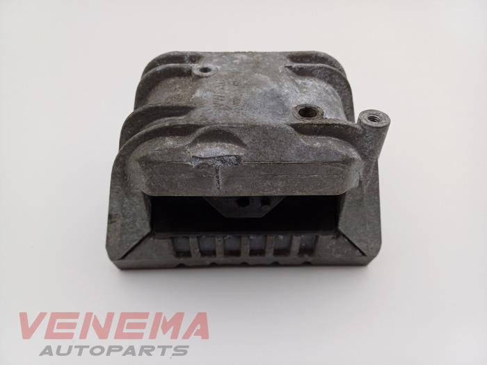 Gebruikte Motorrubber Volkswagen Golf V (1K1) 1.4 16V Prijs € 9,99 Margeregeling aangeboden door Venema Autoparts