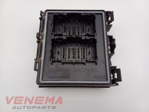 Gebruikte Zekeringkast Ford Fiesta 7 1.0 EcoBoost 12V 100 Prijs € 59,99 Margeregeling aangeboden door Venema Autoparts