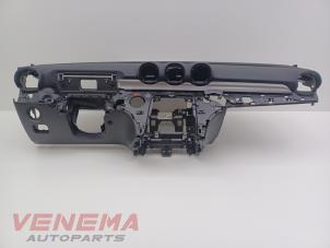 Gebruikte Dashboard Mercedes C Estate (S206) C-300 e 2.0 Turbo Prijs € 899,99 Margeregeling aangeboden door Venema Autoparts