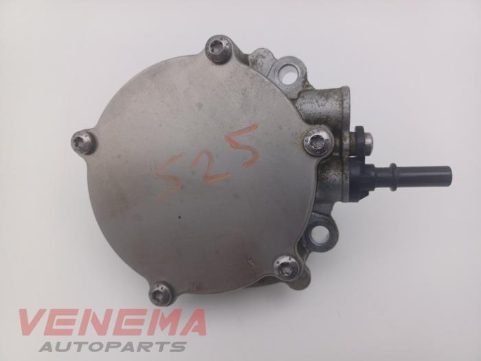 Gebruikte Vacuumpomp (Benzine) Opel Crossland (X) 1.2 Turbo 12V Prijs € 39,99 Margeregeling aangeboden door Venema Autoparts