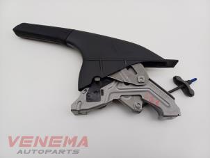 Gebruikte Handrem Mechaniek Seat Arona (KJX) 1.0 TSI 12V Prijs € 49,99 Margeregeling aangeboden door Venema Autoparts