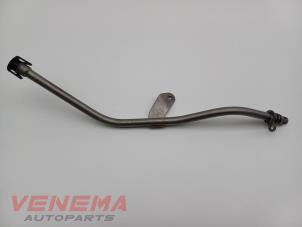 Gebruikte Olie vulpijp Mercedes A (177.0) 2.0 A-220 Turbo 16V Prijs € 29,99 Margeregeling aangeboden door Venema Autoparts
