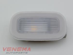 Gebruikte Binnenverlichting achter Mercedes C Estate (S206) C-300 e 2.0 Turbo Prijs € 9,99 Margeregeling aangeboden door Venema Autoparts