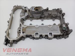 Gebruikte Cilinderkop Peugeot 208 I (CA/CC/CK/CL) 1.2 12V e-THP PureTech 110 Prijs € 149,99 Margeregeling aangeboden door Venema Autoparts