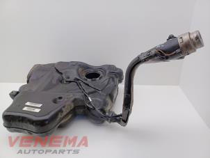 Gebruikte Tank Volkswagen Beetle (16AB) 1.6 TDI 16V Prijs € 299,99 Margeregeling aangeboden door Venema Autoparts