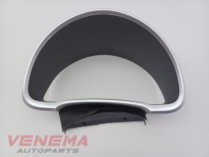 Gebruikte Kilometerteller sierlijst Volkswagen Beetle (16AB) 1.6 TDI 16V Prijs € 29,99 Margeregeling aangeboden door Venema Autoparts