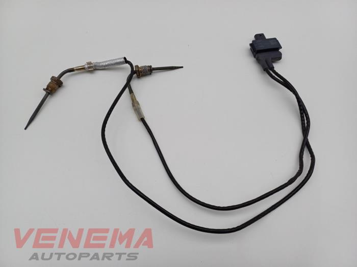 Gebruikte Uitlaat temperatuursensor Mercedes C Estate (S206) C-300 e 2.0 Turbo Prijs € 74,99 Margeregeling aangeboden door Venema Autoparts