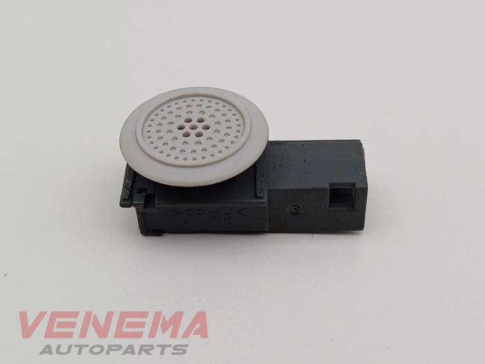Gebruikte Microfoon Mercedes C Estate (S206) C-300 e 2.0 Turbo Prijs € 9,99 Margeregeling aangeboden door Venema Autoparts